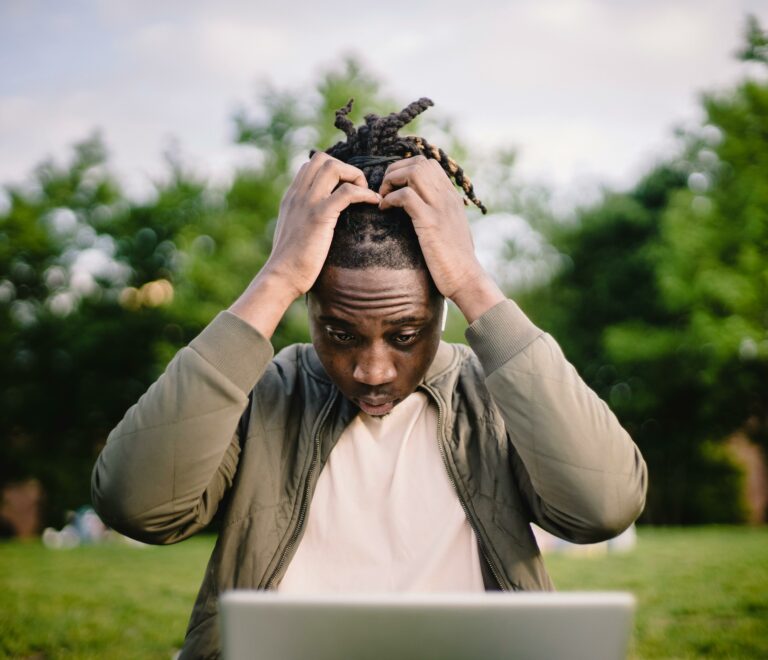 Les Erreurs Courantes à Éviter Lorsqu’on Travaille avec des Freelances